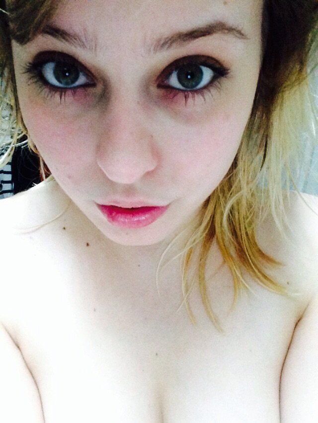 Cuck wants to expose his sexy gf Cynthi #IrWO2Fn8