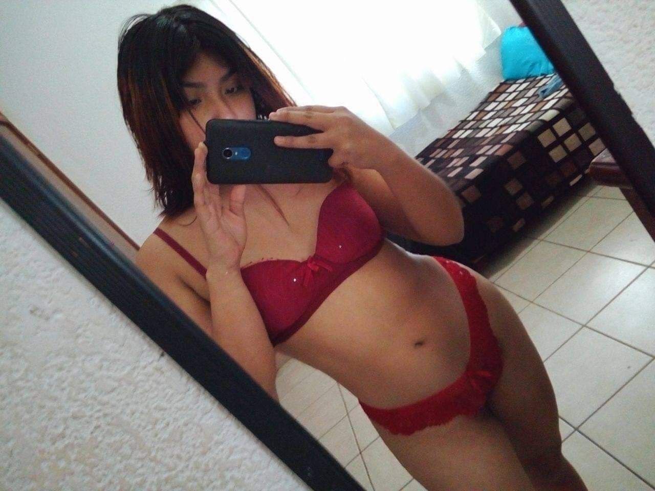 Otra linda perrita expuesta #8bIuMEsb