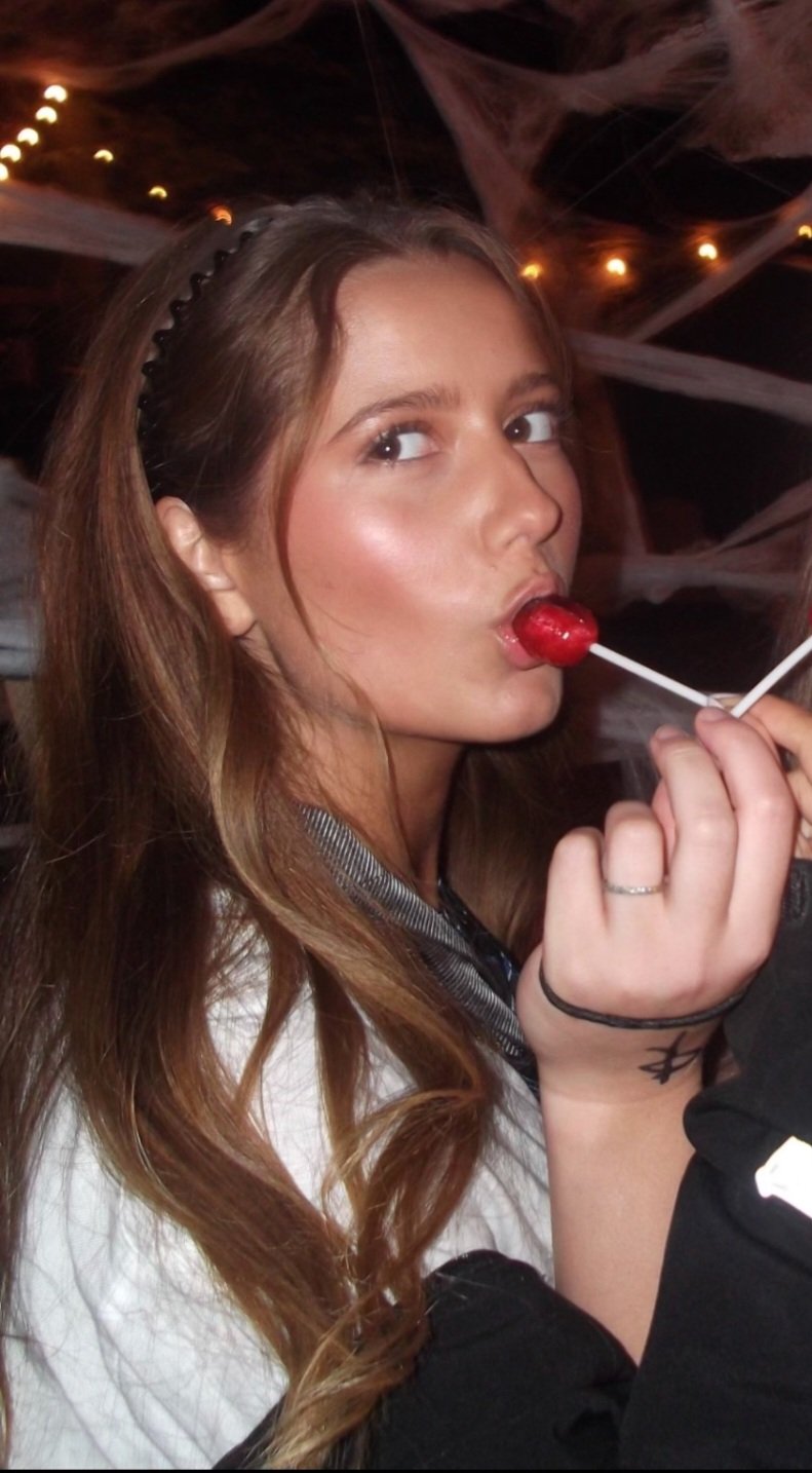 Elle Ventresca pics P.3 - NEWEST (IRL Trib request) DM me if you like her ;) #M09JsFIo