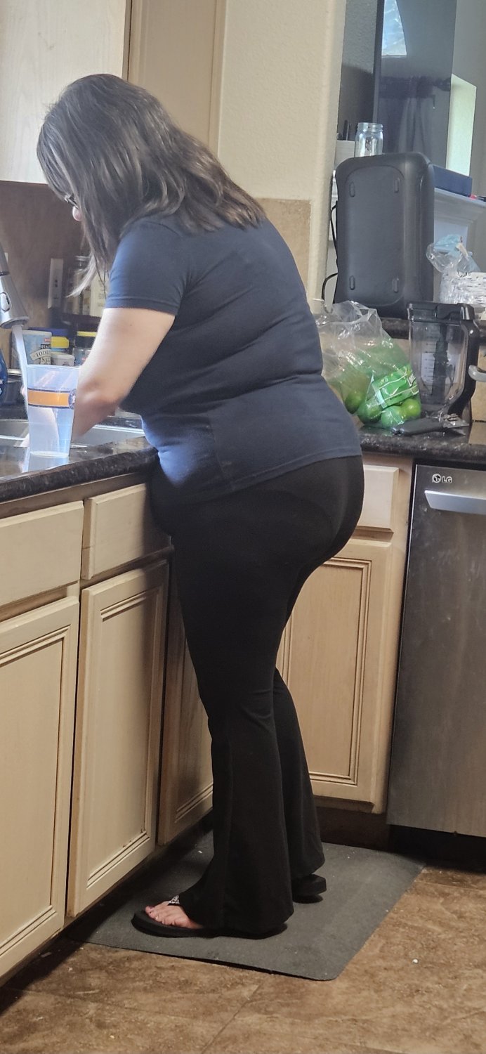 More creepshots of my fat sis in law milf #uidMAsPy