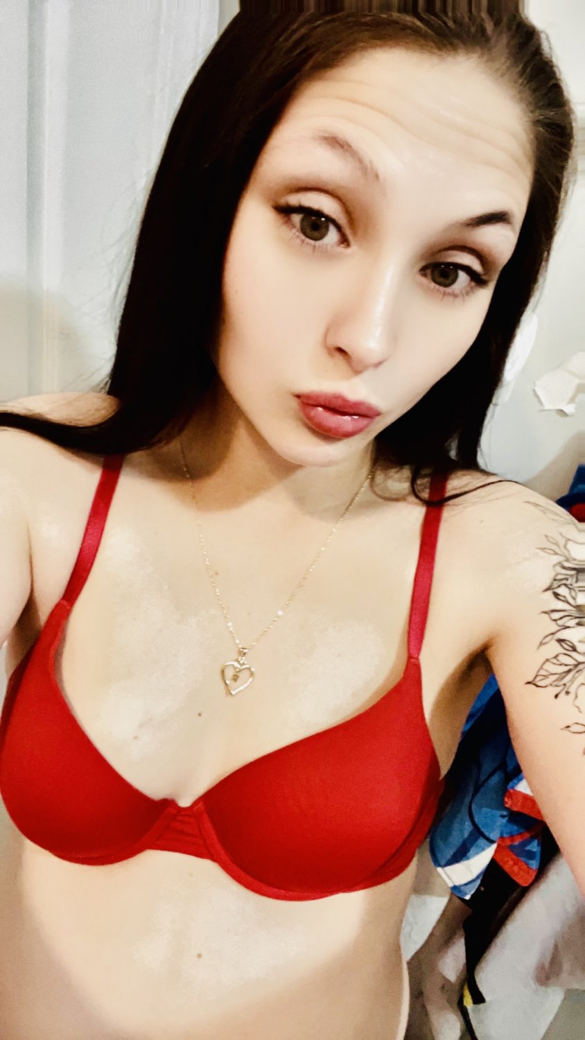 Horny cum slut wants a big cock #KEVKwORx